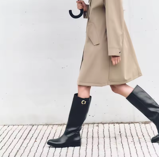 Stivali alti da donna in gomma effetto lucido