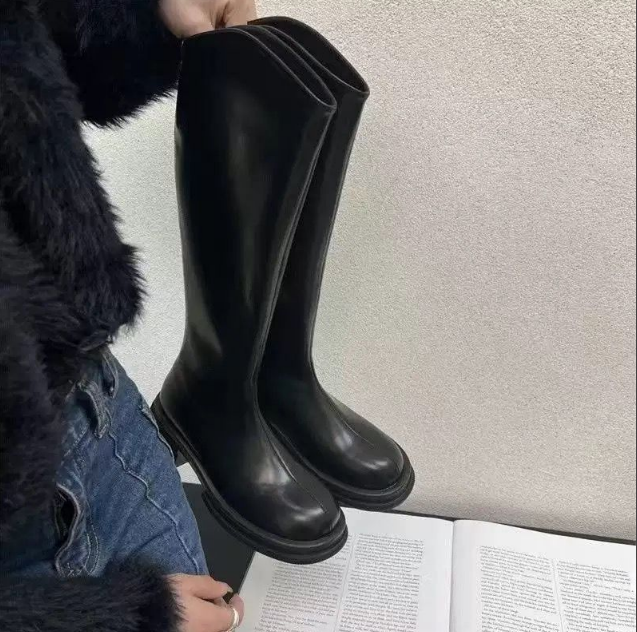 Stivali alti da donna in pelle